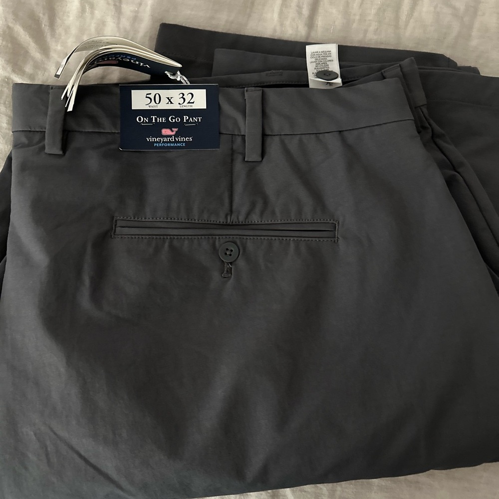 Vineyard vine on the go pants with tags 50x32